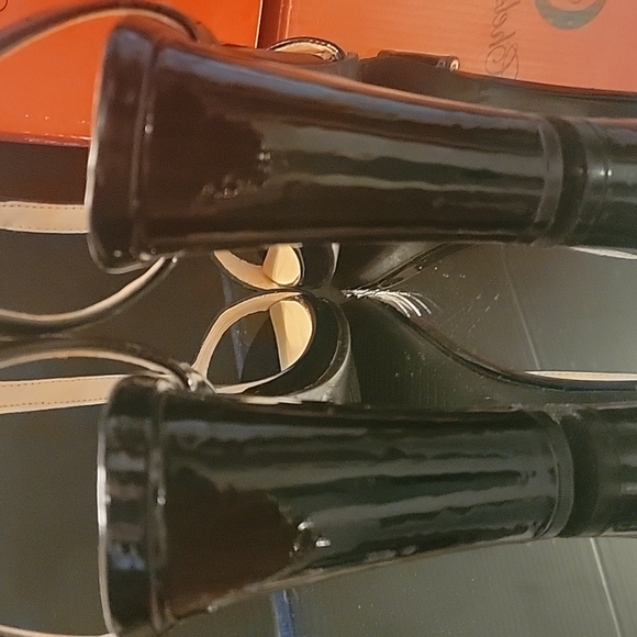 Like new Chelsea Moreland black foux patent leather in box sz 8.5 - Picture 4 of 6